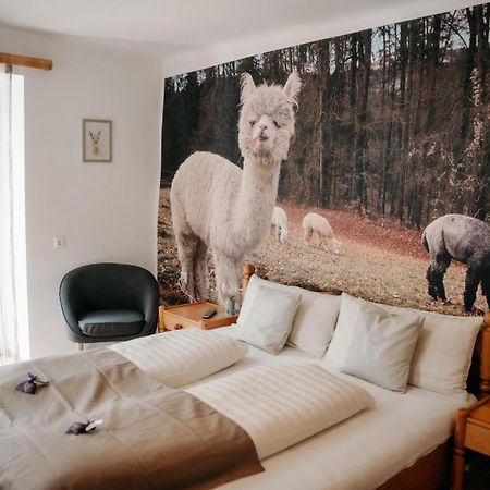 Alpakas, Lamas Und Rentiere Zum Gruenen See Grossdorf  Exteriör bild